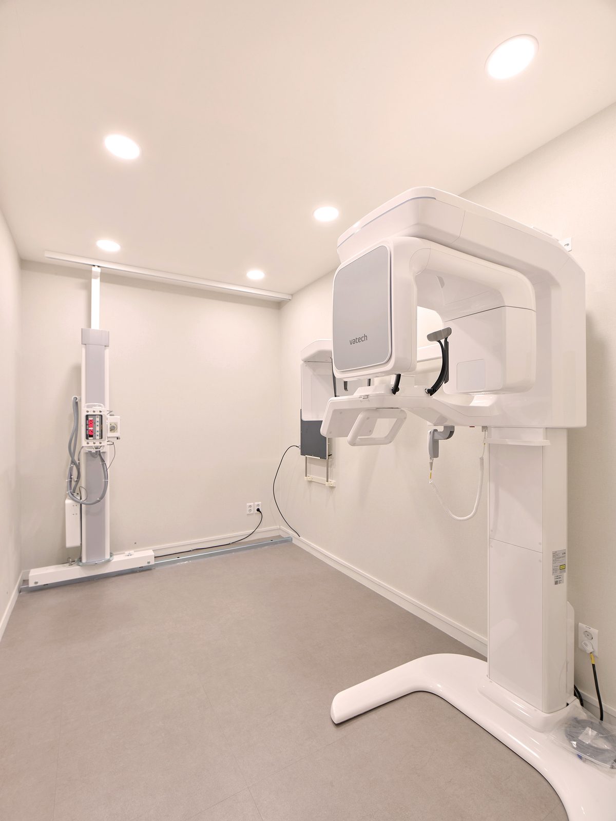 Imaging room with a Vatech 3D facial scanner and an X-ray unit